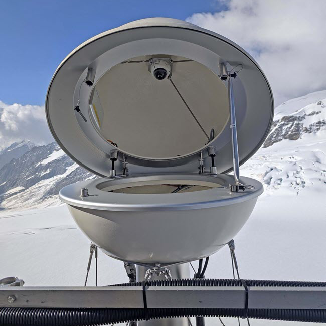 Presa d'aria aperta, con sensori di temperatura integrati ed elementi riscaldanti che impediscono il congelamento dell'apertura, oltre a una telecamera per monitorare lo stato del filtro.
